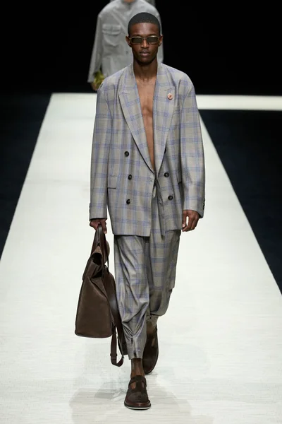 Look 15